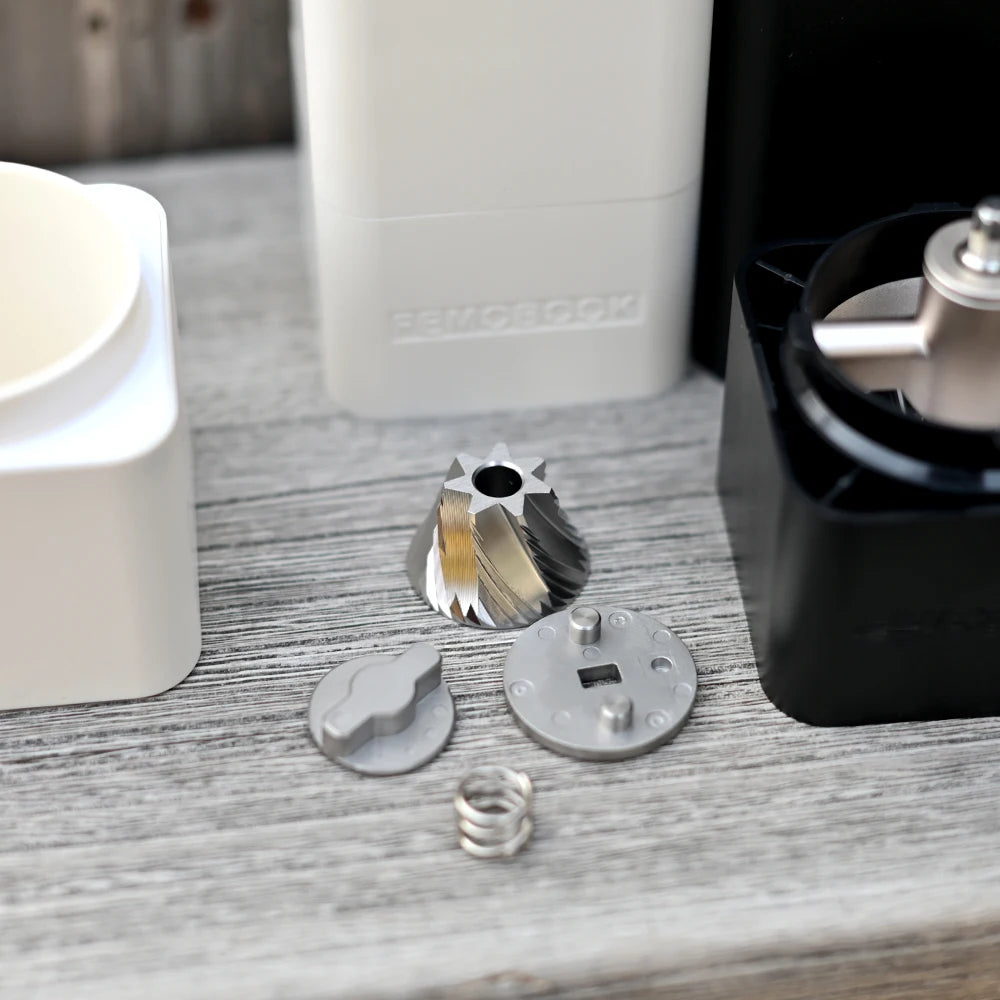 FEMOBOOK A2 USB Electric Grinder Portable Rechargeable Grinder with 7Core Burr Magnetic Attraction Design 4000Mah Battery